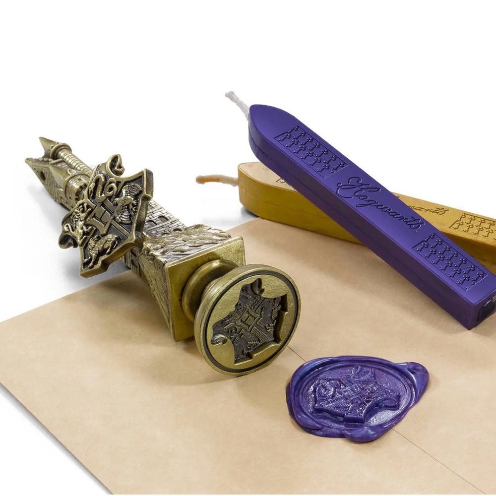 Harry Potter Hogwarts Wax Seal Kit Warner Brothers Metal Stamp Set in Box